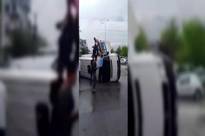Hafif yaralılar durumu ağır olanları araçtan çıkardı