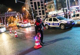 Hafta içi sokağa çıkma kısıtlamasının saati 23.00’e çekilebilir