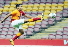 Haftanın golcüleri Falcao ve Oltan