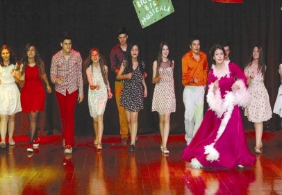 “Hairspray” ve “Bremen Mızıkacıları”nı sahnelediler