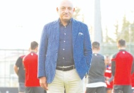 Hakemler müsaade etsinler ki sadece futbol konuşalım