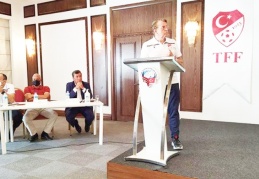 Hakemlerin görevi, oyun kuralları ve VAR protokolünü uygulamak