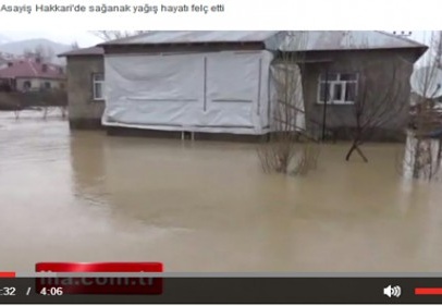 Hakkari'de sağanak yağış hayatı felç etti
