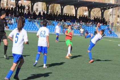 Hakkarispor kadın gücü Gaziantep&#8217;i 3-0 mağlup etti