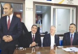 Halef-selef birlikle tur atıyor