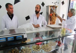 "Halep Mutfağı" adıyla lokanta açan Milaci işlerden memnun