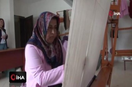 Halı dokumak, hastalığına terapi oldu