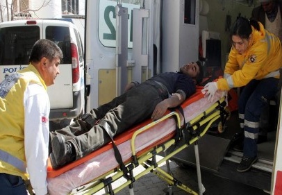 Halı fabrikasında meydana gelen iş kazasında 4 kişi yaralandı. 