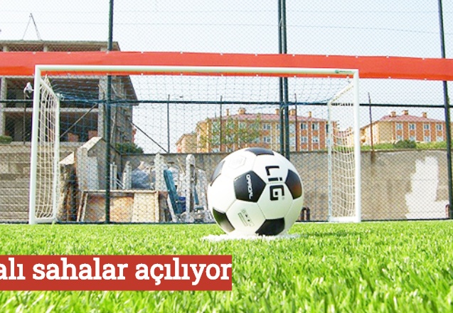 Halı sahalar açılıyor