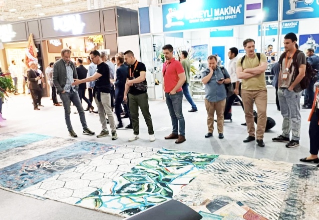 Halı Tasarımı Programı öğrencileri Halı Fuarı’na katıldı
