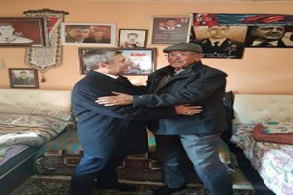 Halisdemir&#8217;in doğum gününde baba ocağını ve mezarını ziyaret etti