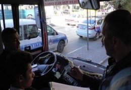 Halk otobüsü şoförleri, kılık kıyafet denetiminden geçti