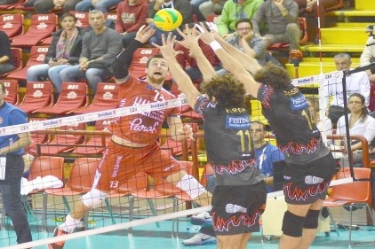 Halkbank’ta hedef Tours