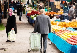 Halkın yarısından fazlası sağlıklı yaşam için yeterli beslenemiyor