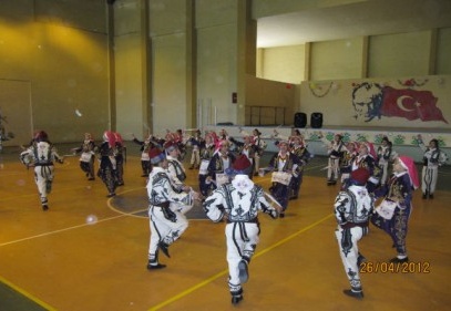 Halkoyunları spor okulunda yoğun mesai var