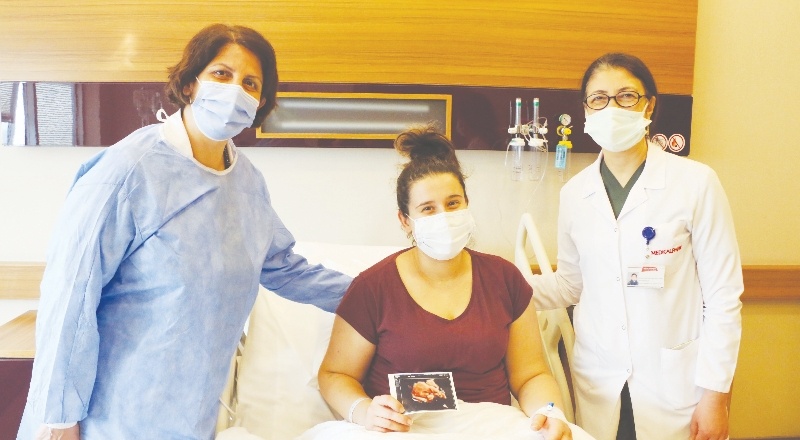 Hamile kadın korona virüsü atlattı