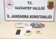 Hamileyim dedi, üzerinden uyuşturucu çıktı