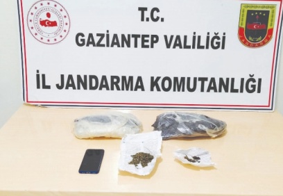 Hamileyim dedi, üzerinden uyuşturucu çıktı