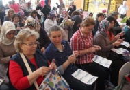 Hanımlar, örgüleriyle yarıştı