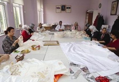 Hanımlara terapi gibi el beceri kursu