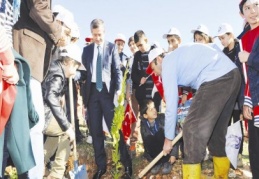 Hasan Kalyoncu Üniversitesi’nde ağaç dikildi 