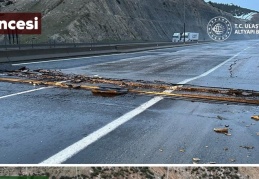 Hasar gören yollar onarıldı