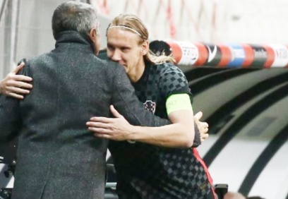 Hasta hasta milli takıma karşı oynadı