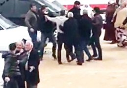 Hasta ziyaretine gelip, silahlı kavgaya tutuştular