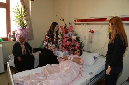 Hastaları ziyaret ederek isteklerini dinlediler