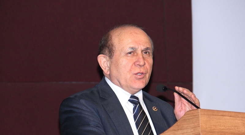 "Hastanede fişinin çekildiğini düşünüyorum"