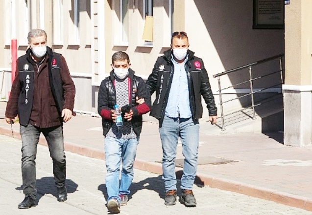 Hastanede işe yerleştirme vaadiyle 9 kişiyi dolandırdılar