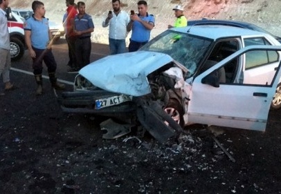 Hatalı sollama, kaza ve 11 yaralı!!!