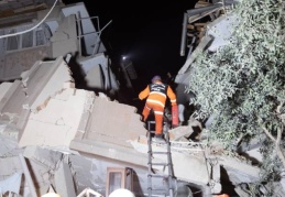 Hatay'da 6,4 ve 5,8 büyüklüğünde iki deprem: Bazı binalar yıkıldı, can kaybı sayısı yükseliyor