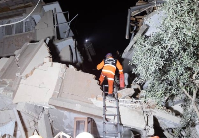 Hatay'da 6,4 ve 5,8 büyüklüğünde iki deprem: Bazı binalar yıkıldı, can kaybı sayısı yükseliyor