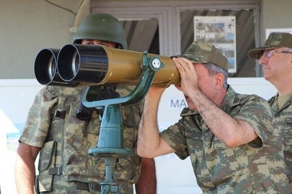 Hava Kuvvetleri Komutanı Hava Orgeneral Akın Öztürk, Suriye sınırındaydı