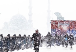Hava sıcaklıkları hızla düşecek, kar yağışı ay sonuna kadar etkili olacak