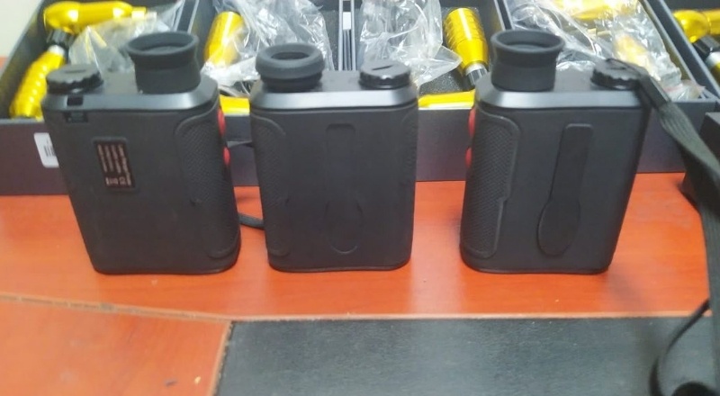 Havalimanında lazer menzil bulucu ele geçirildi