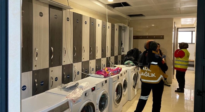 Havuzlar, duş ve hamama dönüştürülüyor, çamaşırhaneler kuruluyor