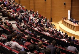 Hayat değişiyor, hayata bağlı olarak insan da değişiyor