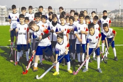 Haydi Çocuklar Hokeye Kampanyası ses getirdi