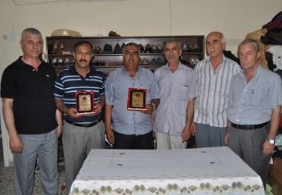 Hayırseverler plaketle ödüllendirildi 