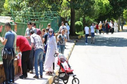 Hayvanat Bahçesi&#039;ni bayramda 38 bin 800 kişi ziyaret etti