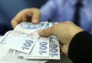 Hazine beklenenin iki katı borçlandı