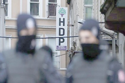 HDP&#039;ye terör operasyonları: 119 gözaltı