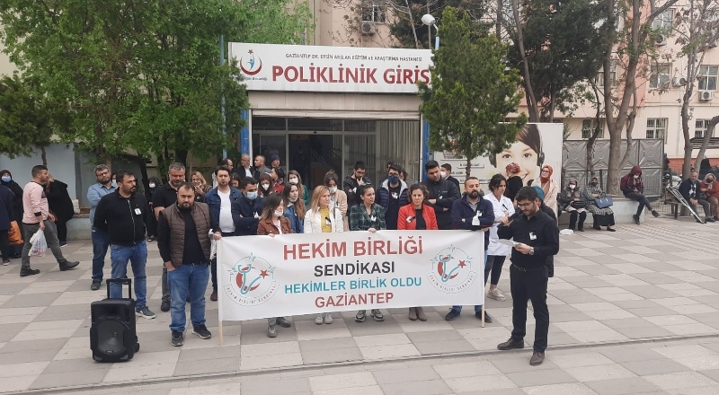 Hekimler popülist sağlık politikaları uğruna harcanıyor