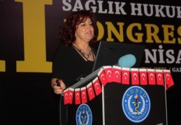 Hekimliğin ayrılmaz parçalarından birisi bilgi Beceri, ama bir diğer temeli de değer sistemidir