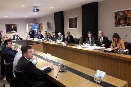 Hem ayakkabı hem de halı sektöründe sıkıntı var