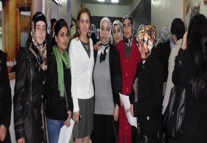 Hem para alıp, hem meslek öğreniyorlar