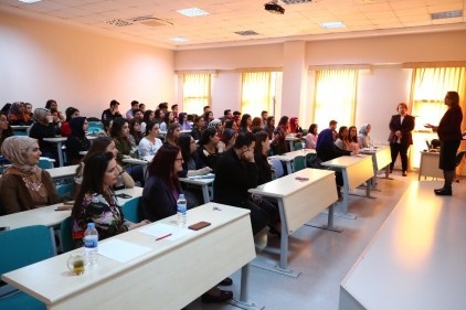 Hemşire adayları ağrı yönetimini öğrendi 