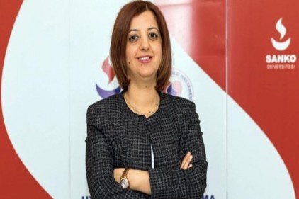 Hemşireler, her ortamda, her yaştan insana bakım verir